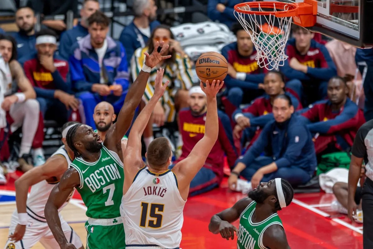 Mnogi ga videli u Denveru kod Jokića, ali od toga nema ništa: "Blokbaster" trejd u NBA i razmena zvezda, želja Nagetsa otišla kod velikog rivala