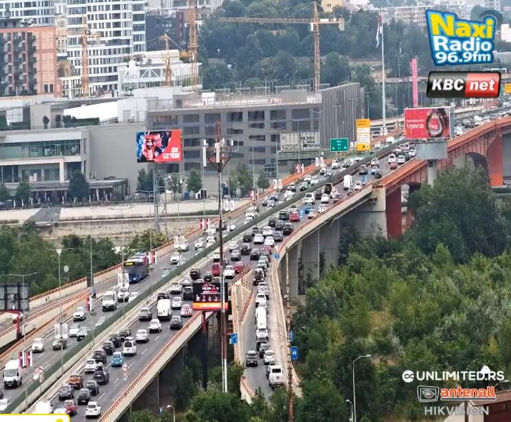 JUTARNJI ŠPIC U PUNOM JEKU: U ovim delovima Beograda saobraćaj je potpuno usporen, vozači neka se naoružaju strpljenjem (FOTO)