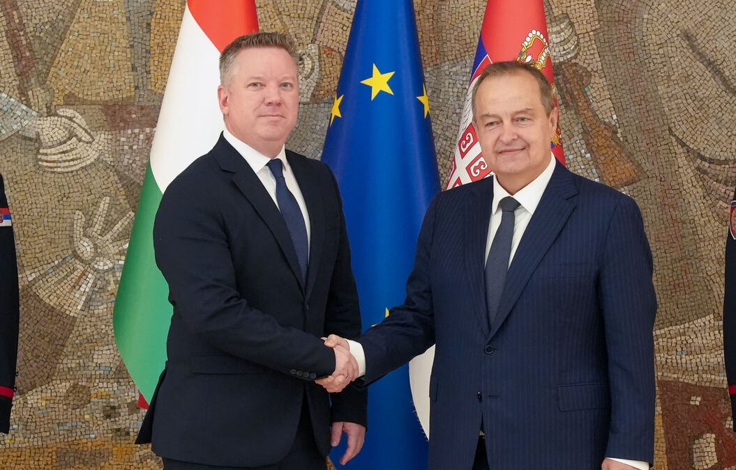 Dačić se sastao s mađarskim kolegom: Dve države pouzdani partneri u zaštiti državnih granica