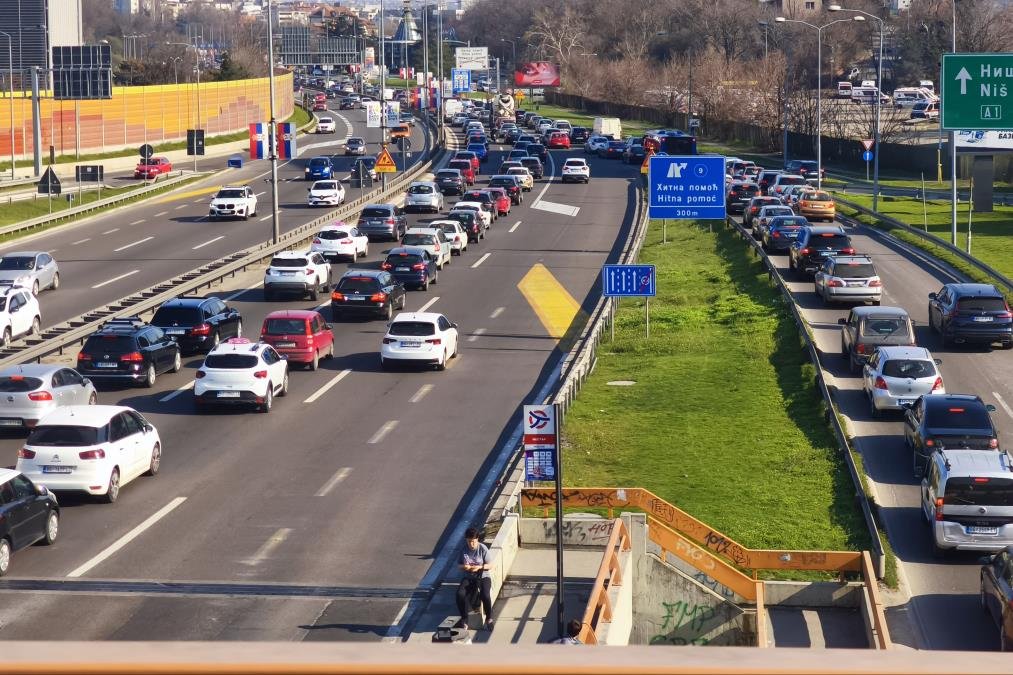 "Mi smo iz Turske, ostali smo bez goriva" Ako vidite ove ljude bežite glavom bez obzira: Nude zlato za sitne pare, a onda sledi šok FOTO