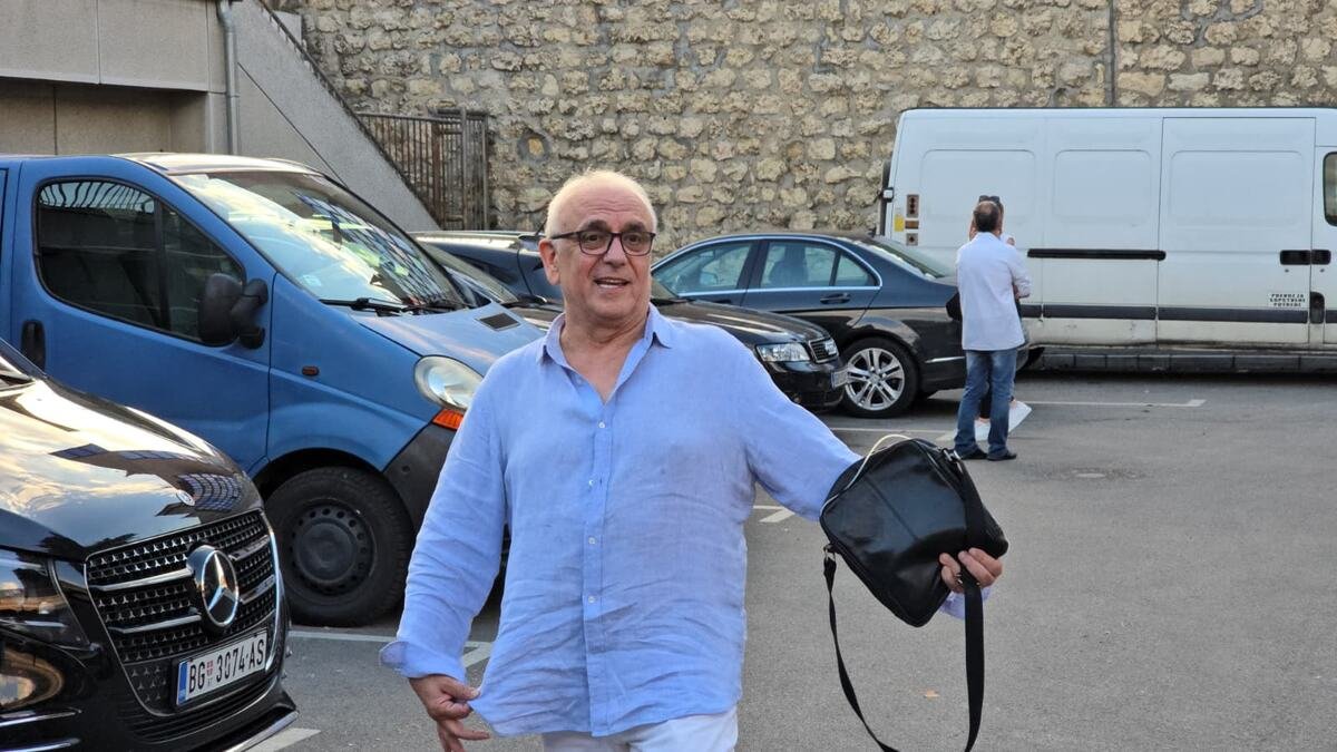 PRVI GOSTI NA TAŠMAJDANU: Slavko Banjac stigao na koncert Milančeta Radosavljevića i poslao moćnu poruku