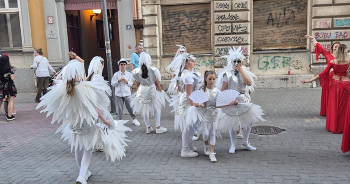 Zemunski karneval defileom počeo na Velikom trgu, bogat program sve do 19. jula