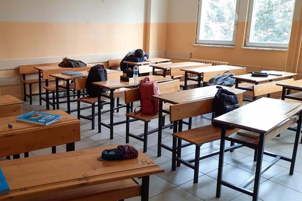 Velike novine za gimnazijalce od septembra: Evo ko gubi izborni predmet i jedan čas nedeljno - srednje škole dobile uputstva