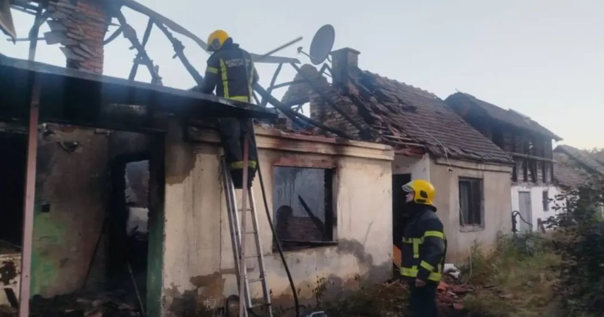 Tragedija u Bogatiću! U požaru stradao muškarac (50)