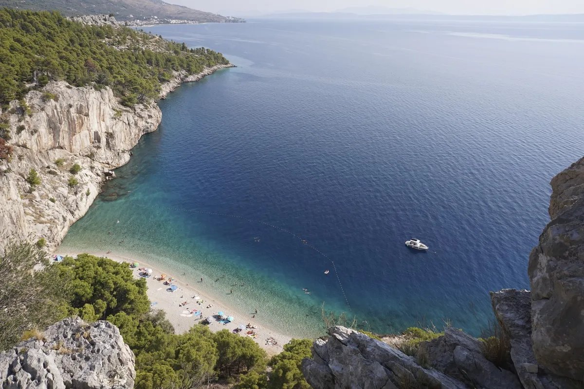 "Jedan od najlepših pogleda na Jadran" razbesneo javnost: Turiste dočekuje prizor koji niko ne želi da vidi