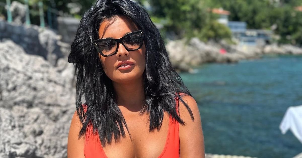 "Kažu da treba da smršam" Milena Popović se skinula u kupaći, pokazala vrelo izdanje: Svi gledaju u tetovažu