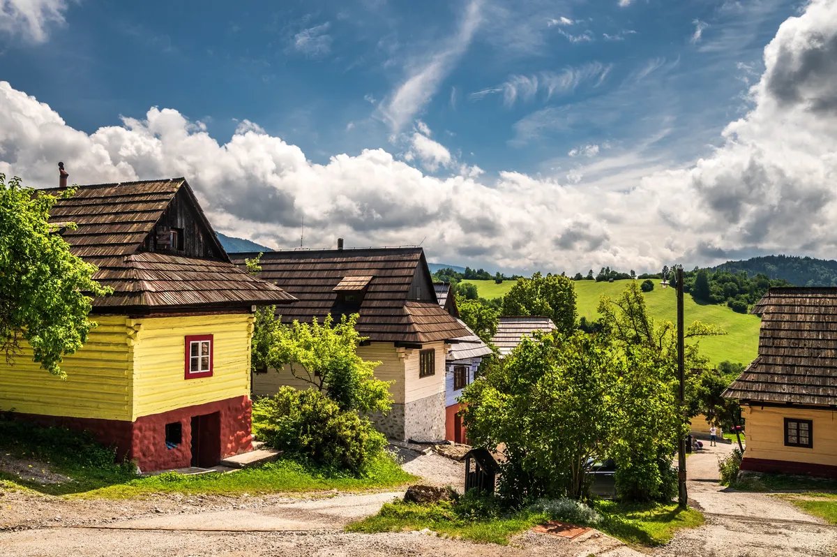 Selo sa samo 17 stanovnika postalo turistička atrakcija, meštani se bune: "Izbrišite nas s UNESCO liste, živimo kao u kanalizaciji"