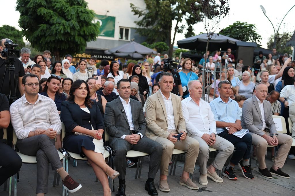 Milićević otvorio kamp Mostovi kulture i jezika u Novom Pazaru