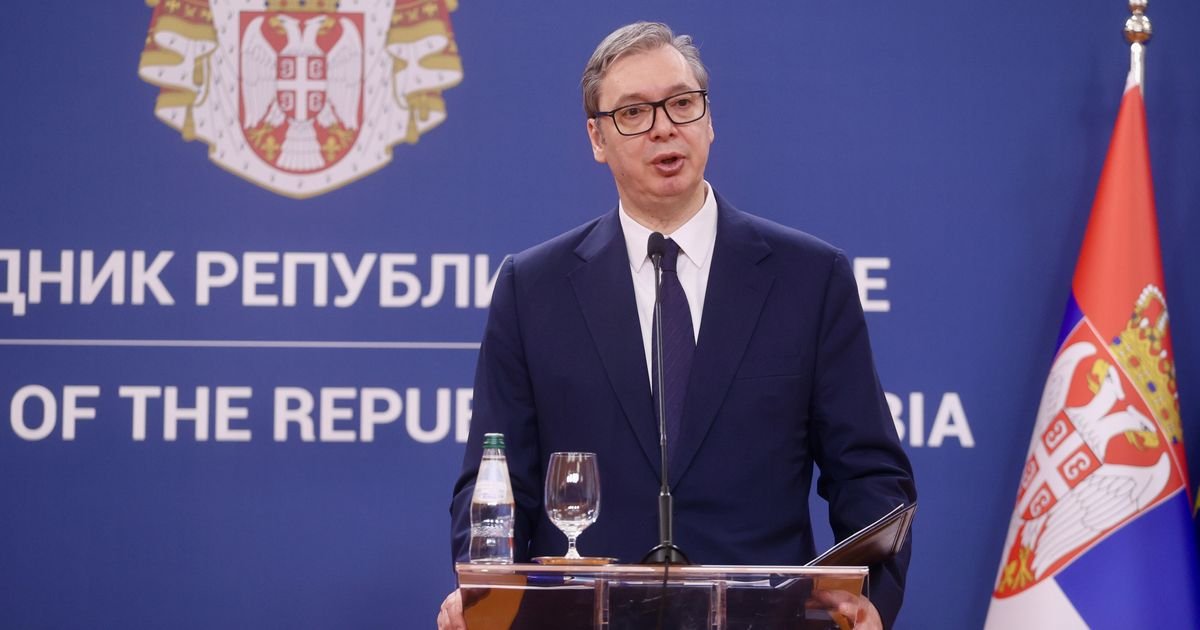 Vučić čestitao kadetima Srbije na srebrnoj medalji: "Srbija je zemlja košarke, a vi ste još jednom pokazali"