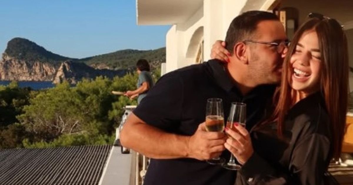 Čolina ćerka uslikala besne mašine vredne 410.000 evra: U dvorištu parkirane "zveri", ona se odmah pohvalila