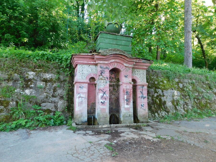 BOLJI DANI ZA PRINCEZINU ČESMU: Posle godina propadanja u Banji Koviljači (FOTO)