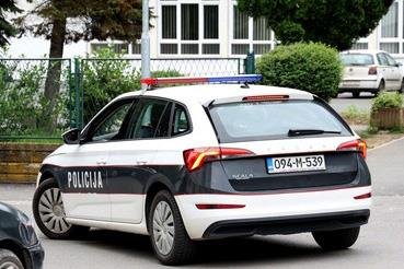 POTVRĐENA OPTUŽNICA: Dok su bili na sahrani sina, muškarac im upao u kuću i ukrao 4.750 KM