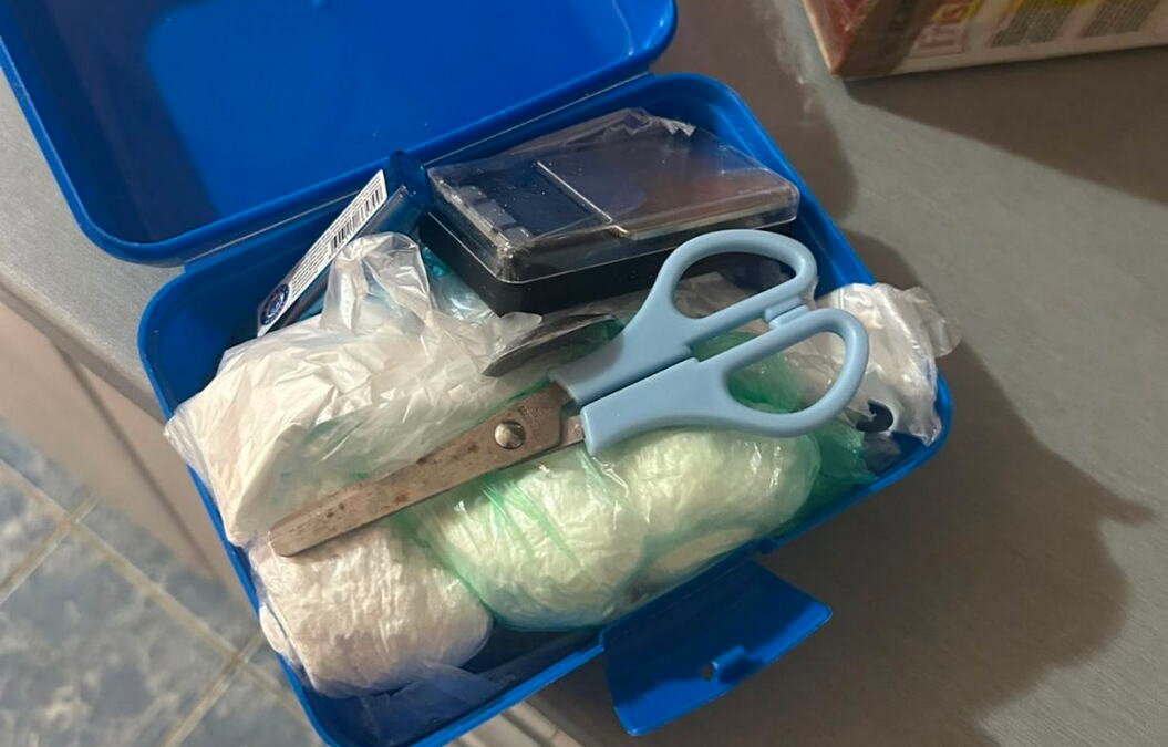 UHAPŠEN PA OTKRIVENO DA JE BEGUNAC! Za Nišlijom bila raspisana poternica, a policija ga uhvatila na delu sa drogom (foto)