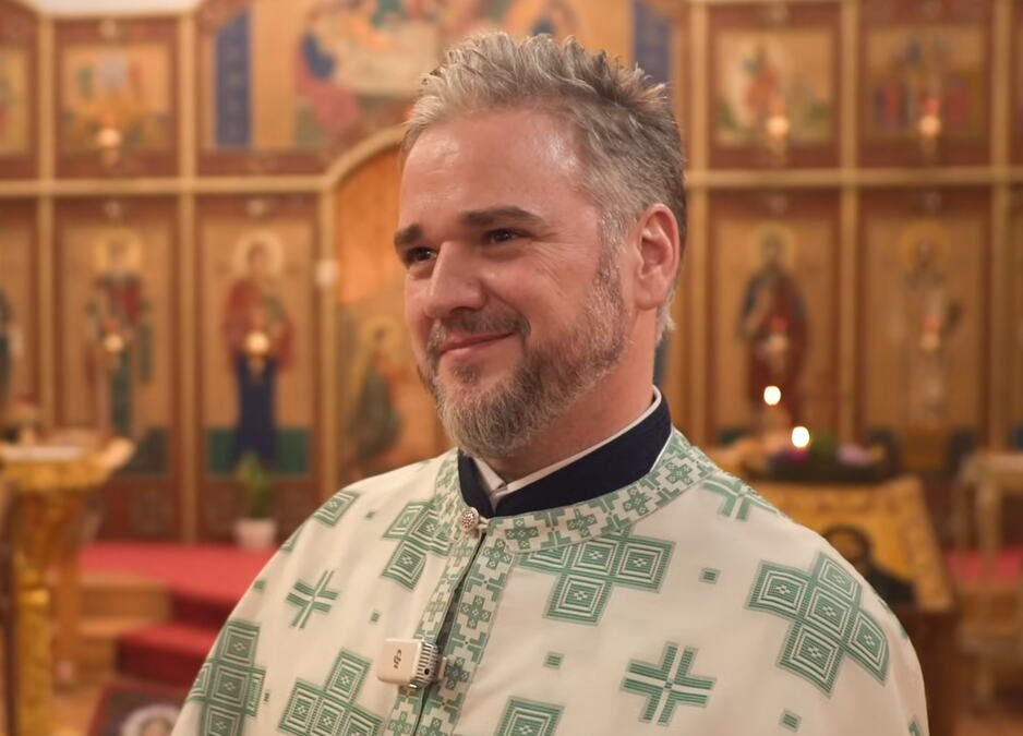 "Muslimani i Amerikanci u srpskoj crkvi prelaze u pravoslavlje!" Sveštenik iz Srbije napravio čudo u Čikagu, zbog jedne stvari ga zovu psiholog u mantiji