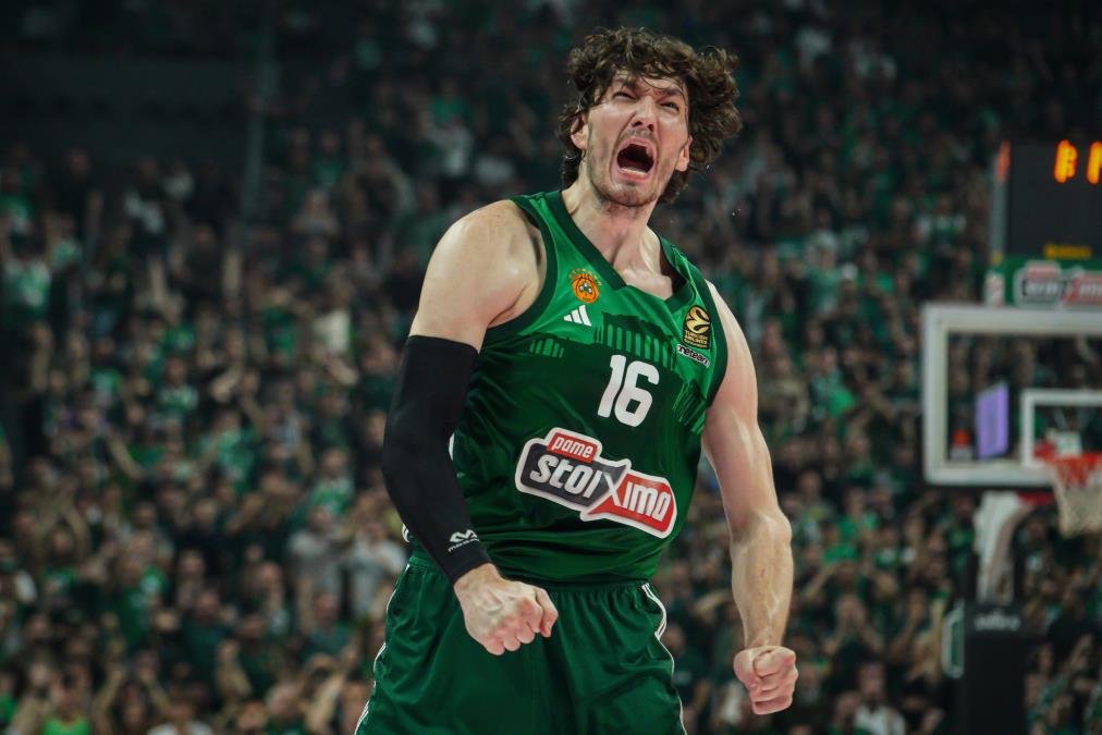 DŽEDI OSMAN OBLAČI CRNO-BELI DRES! Bomba iz Grčke: Milionski transfer na pomolu!