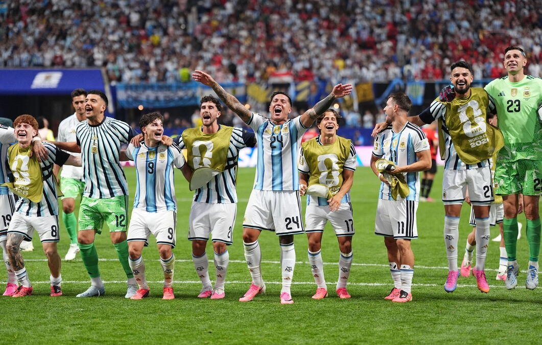 ŠVAJCARSKA - ARGENTINA: Nema spavanja, vreme je da dobijemo i poslednjeg polufinalistu Mundijala! Sa jedne strane Mesi, a sa druge NAJPOZNATIJI PROVOKATOR!
