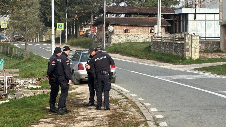 10 OSOBA POVREĐENO, MEĐU NJIMA I DETE Kombi pun putnika sleteo sa puta! Stravična nesreća na putu Kotor - Nikšić