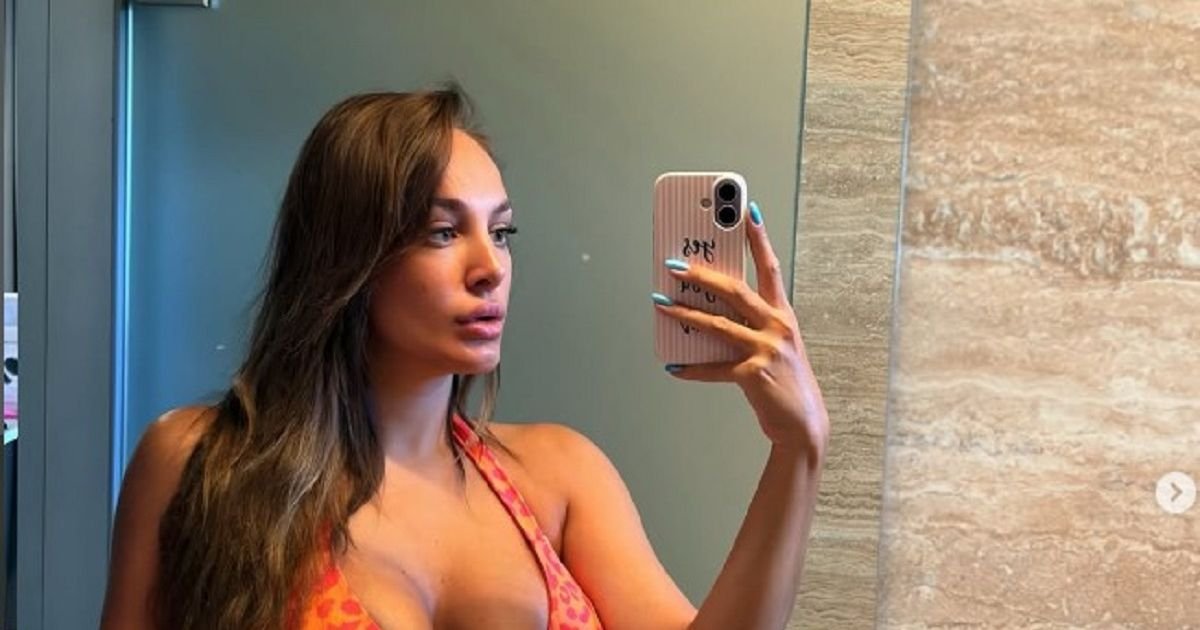 "Volim svoj rez, strije i malo viška stomačića": Luna se skinula u bikini i pokazala nesavršenosti