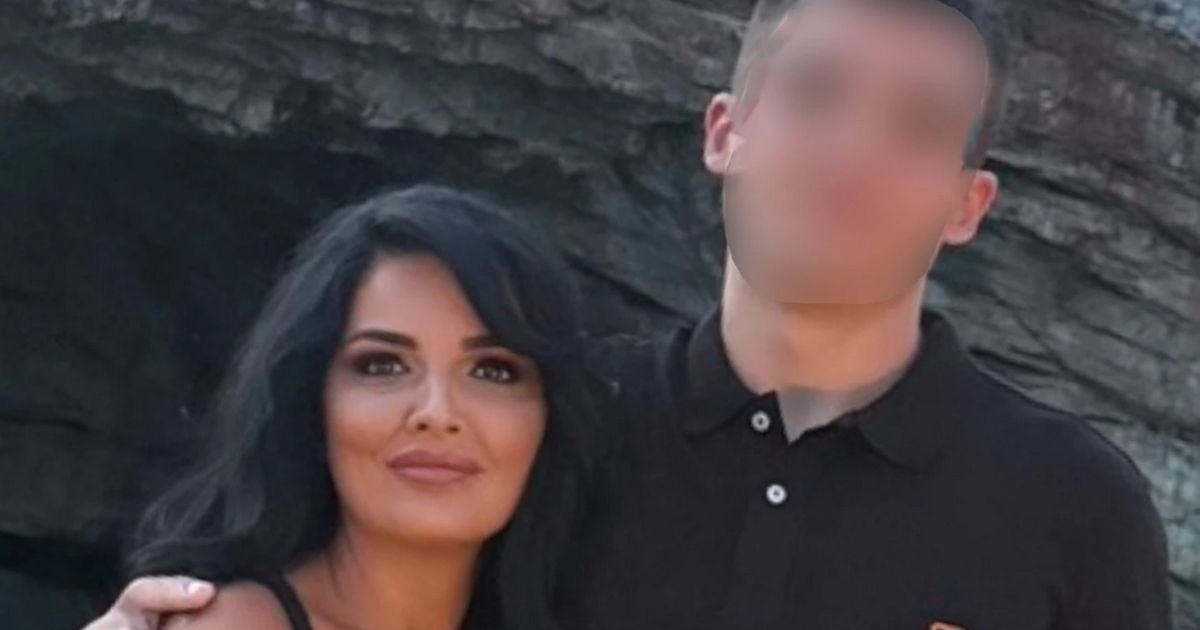 Milena ponosno pozirala sa naslednikom: Bogdan izrastao u zgodnog mladića, prerastao majku, poziraju zagrljeni