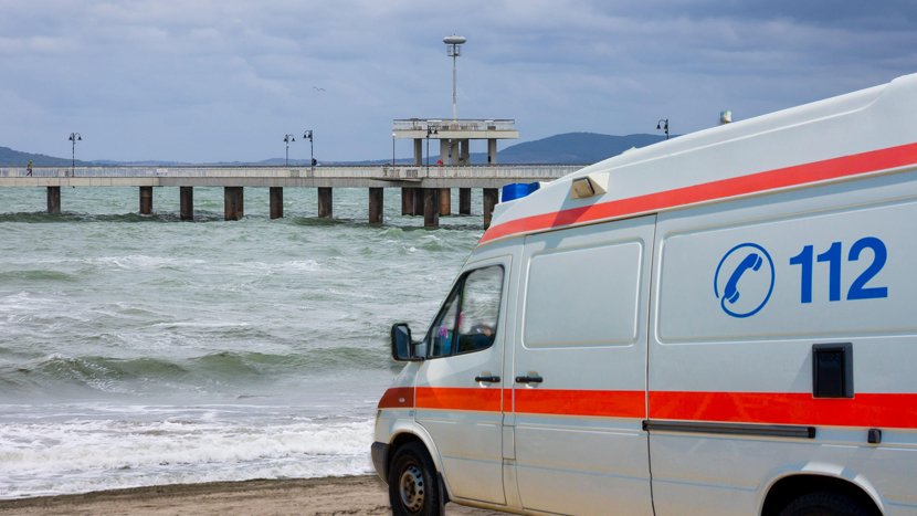 Turista umro na plaži, njegova žena pala u nesvest kad je videla o kome se radi: Tragedija na Jadranu