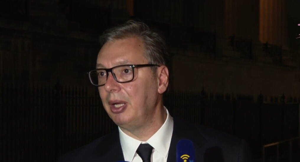 "IMAMO IH, I IMAĆEMO IH JOŠ!" Vučić otkrio da su tema u Parizu bile i kineske rakete koje Srbija poseduje: Moramo da se sačuvamo,a ne da budemo džak za udaranje