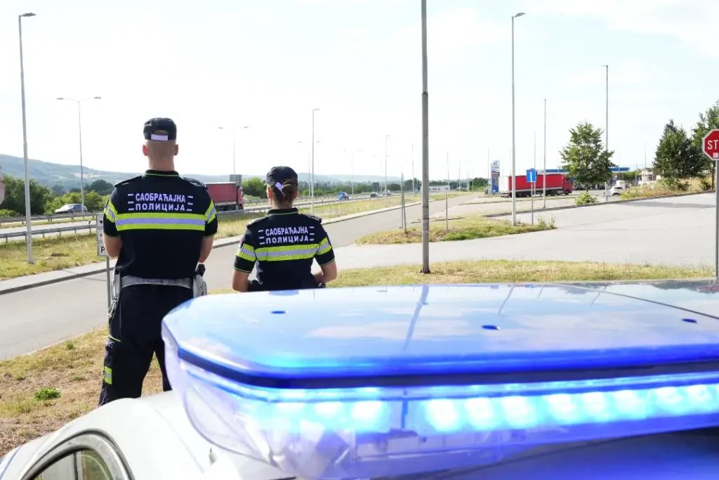 MUP poručuje: Dok vi putujete, mi brinemo o vašoj bezbednosti (VIDEO)