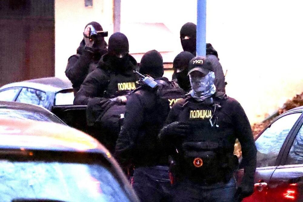 U AKCIJI UKP UHAPŠENI I POLICIJSKI SLUŽBENICI! Bavili se KRIJUMČARENJEM LJUDI, objavljeni detalji