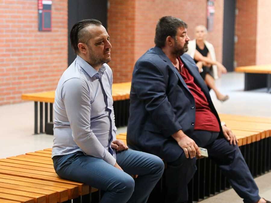ZORAN MARJANOVIĆ PONOVO PROMENIO IMIDŽ: Prošetao "tarzanku" do Palate pravde, sudija imala samo jedno pitanje za njega! (foto)