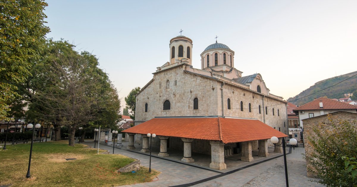 U manastiru Svetih vrača u Vračevu uz veliki broj vernika obeležena manastirska slava