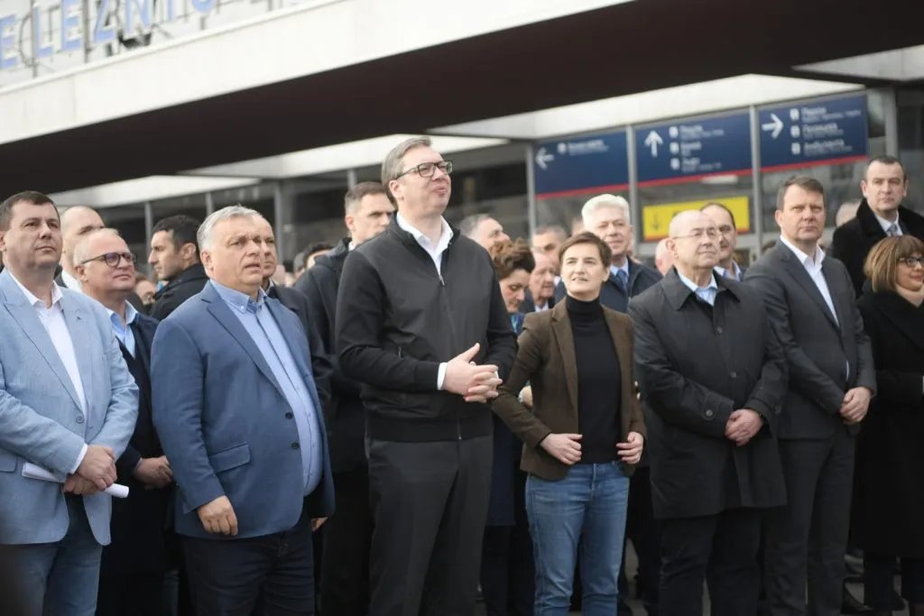 "Namera im je da Vesić bude oslobođen po svaku cenu": Šta nakon odluke suda da ljude bliske režimu vrati na optužnicu za "nadstrešnicu", advokat podseća na jednu opasnu mogućnost