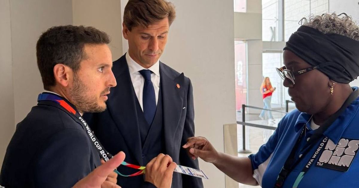 Legendu Španije niko nije prepoznao u Dalasu: Išao kroz navijače, tražili mu akreditaciju da prođe