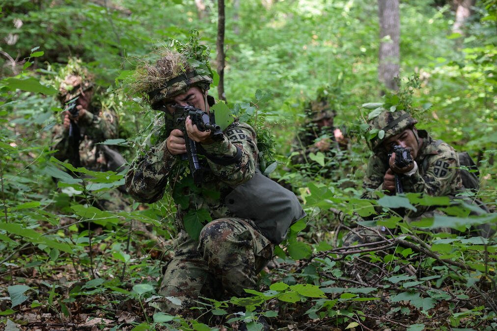 Korak bliže vojničkom pozivu: Generacija "jun 2026" završila prvu proveru (FOTO)