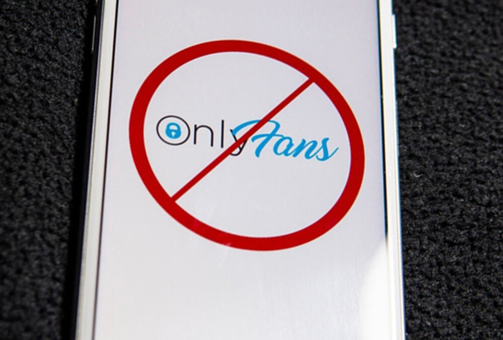 FRANCUSKA STAJE NA PUT ONLYFANS-U: Stručnjaci upozoravaju: Brza zarada vodi u ucene, trgovinu ljudima i uništen život