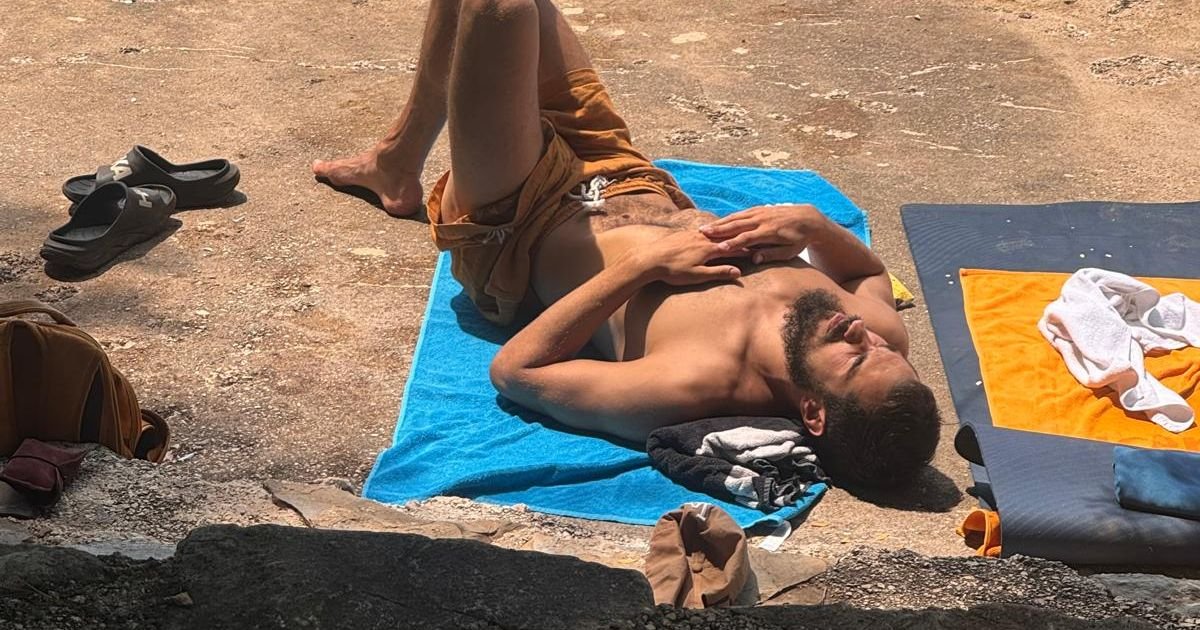 Uslikali smo našeg košarkaša na moru: Borio se za ćerku, e evo šta radi par sati posle velike životne promene