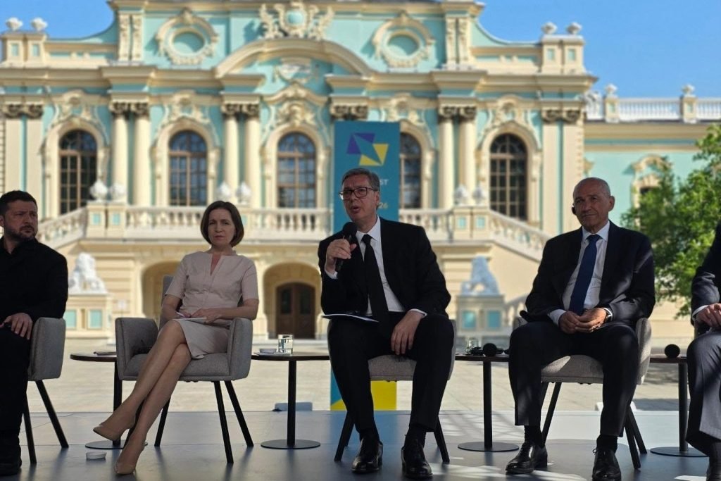 Vučić: Srbija podržava teritorijalni integritet Ukrajine i poštovanje međunarodnog prava
