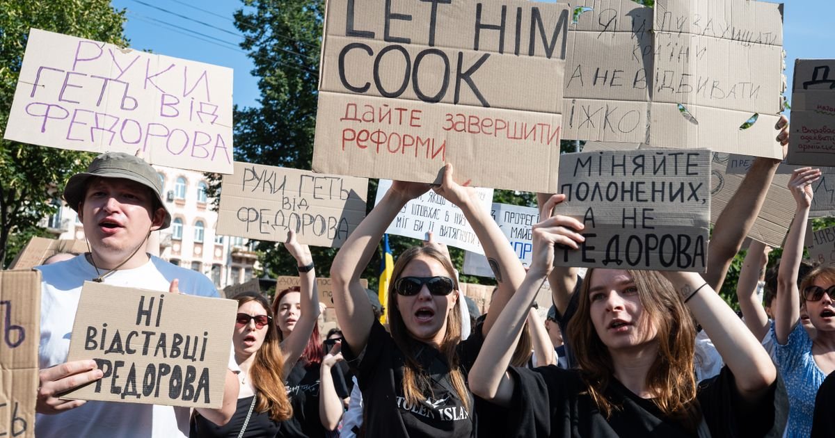 Protesti u Ukrajini zbog smene ministra odbrane: Demonstranti zahtevaju da Fedorov ostane