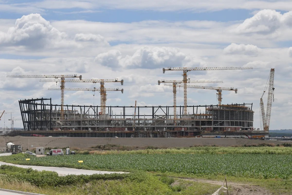 Gradnja Nacionalnog fudbalskog stadiona staje na tri meseca