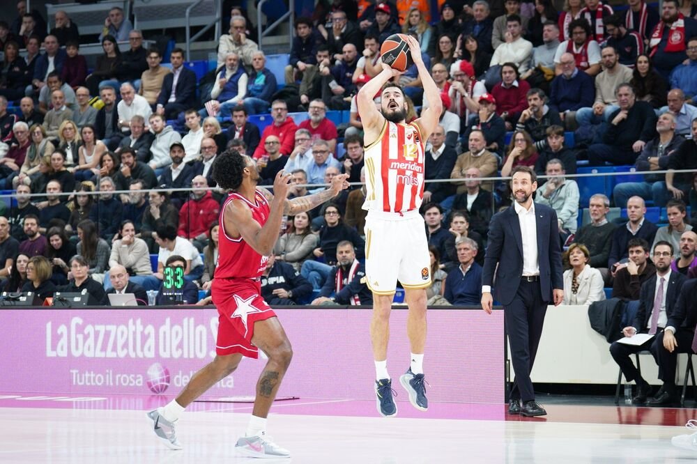 Foto finiš Crvene zvezde nije prošao - Olimpija potpisala Amerikanca sa 329 utakmica u NBA ligi (Video/Foto)