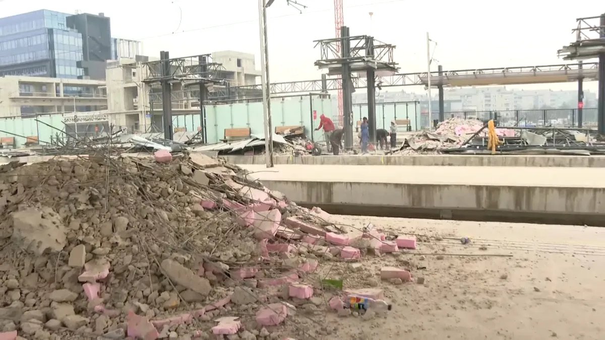 (VIDEO) Kreni-promeni: Mladi radnici bez opreme na rekonstrukciji železničke stanice na Novom Beogradu