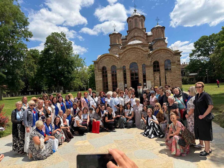 HUMANITARKE U MISIJI DOBROČINSTVA: Pomoć prikupile i darivale manastirima, Narodnoj kuhinji i porodicama na KiM