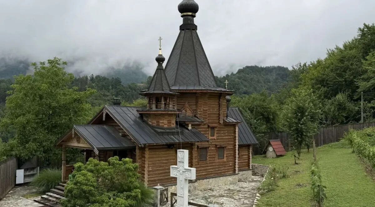 VELIKI DAN ZA SKRIVENU SVETINJU KOD BAJINE BAŠTE! Manastir Svetih carstvenih mučenika Romanovih čuva priču o poslednjoj ruskoj carskoj porodici