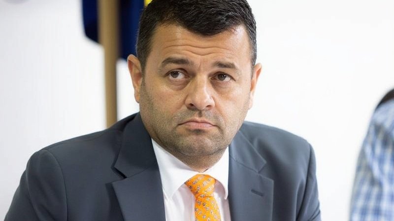 Evo tko je ministar iz BiH koji bi palio smeće iznad Dubrovnika: Ima 6 stanova, diplomirao s 43