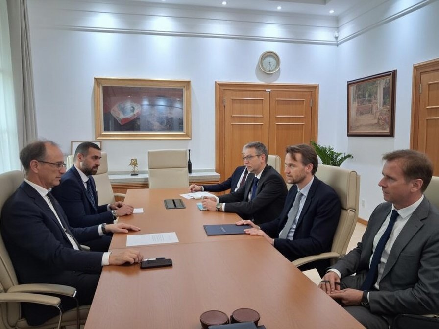 HITAN SASTANAK VLADE SRBIJE I EU: Premijer Macut sa Bekeratom o akademskoj zajednici, reformama i smirivanju tenzija!