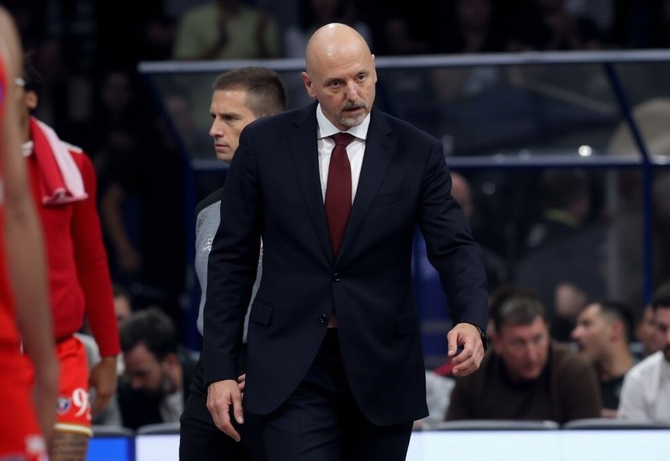 DEBAKL ZVEZDE ZA KRAJ SEZONE U EVROLIGI: Ovo su prve reči Obradovića posle bolnog poraza od Barselone