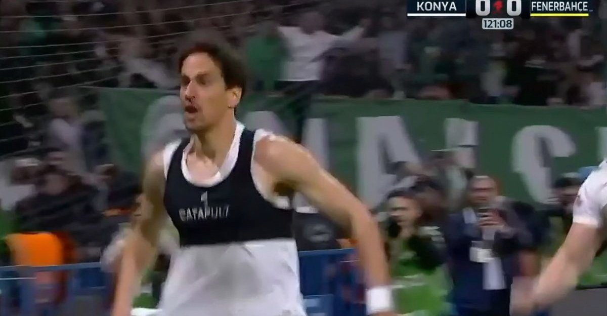 Srbin režirao senzaciju u Turskoj: Jevtović postigao gol s penala u 122. minutu i izbacio Fenerbahče!