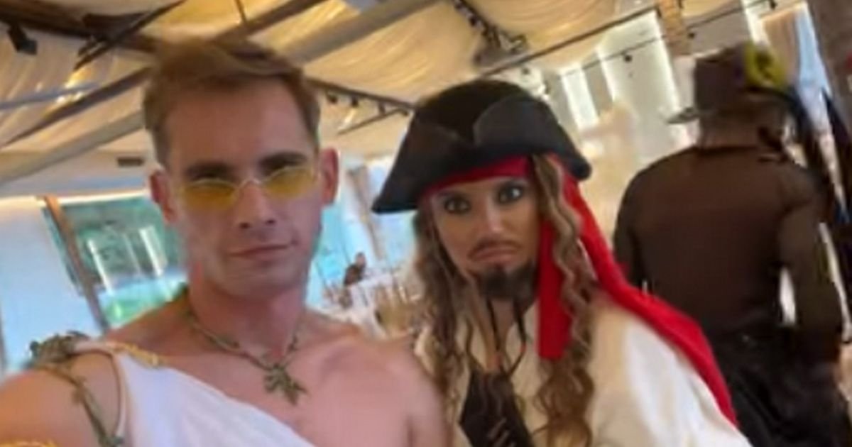 Barbara Bobak opet dokazala da je kraljica zabave: Proslavlja rođendan maskirana u Pirata sa Kariba mreže gore
