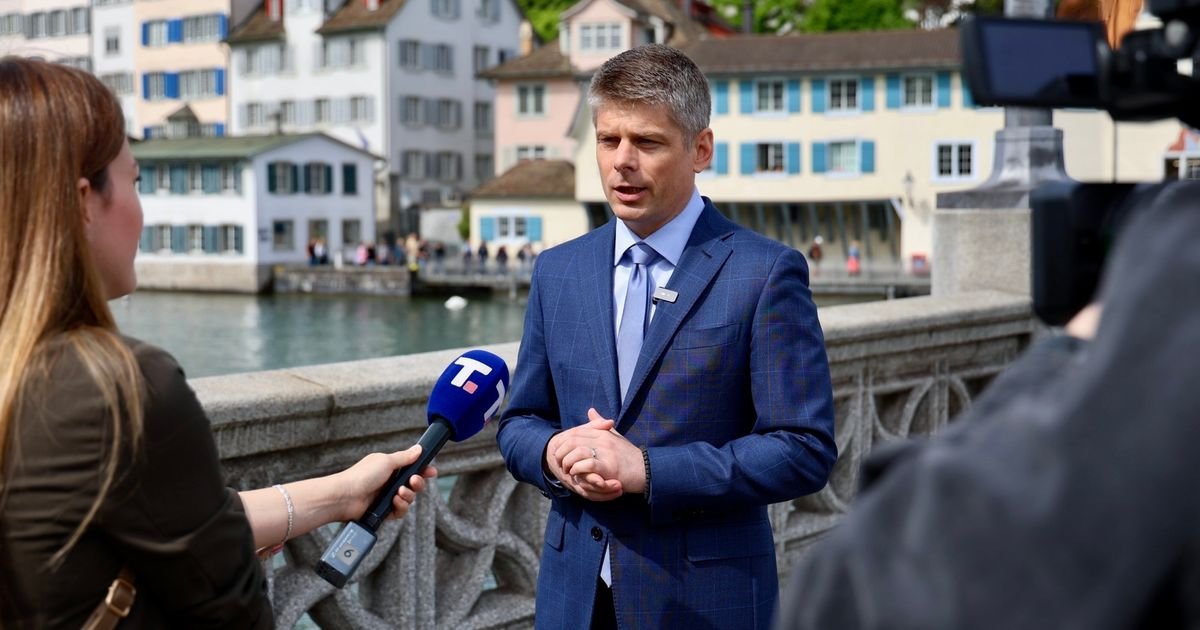Gujon u Sankt Peterburgu položio venac na grob grofa Save Vladislavića